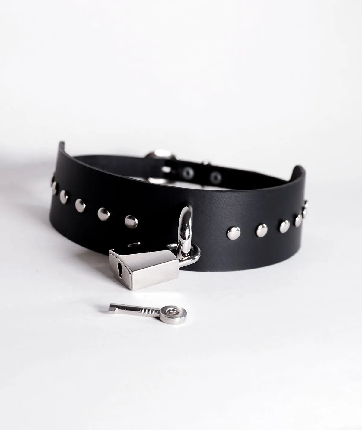 Captive choker