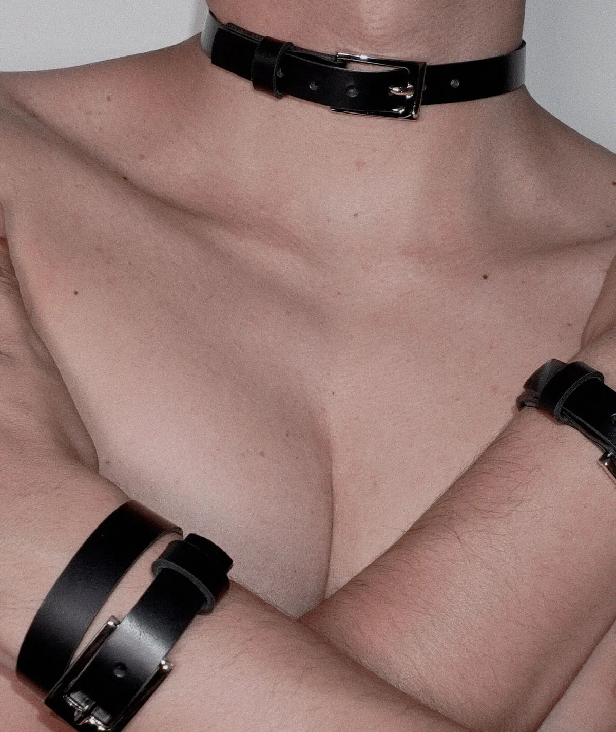 Thin choker strap